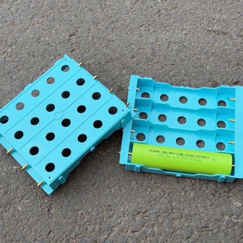 Khay Cân Bằng Pin 33140 - 32140 Siêu Bền (khay 4 cell)