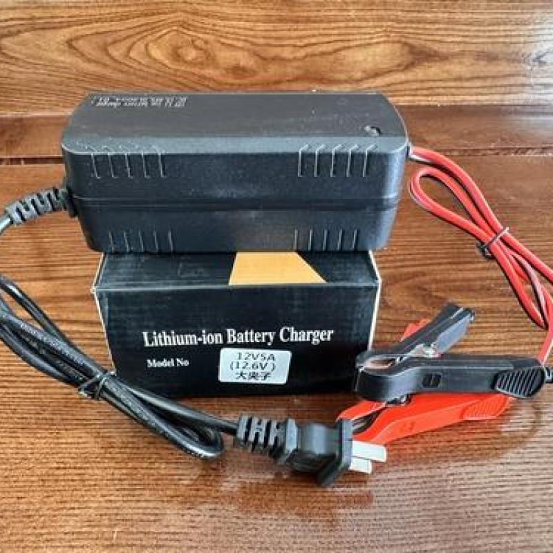 Sạc 14,6-12v-5A Chống Ngược Đầu Cọc Cho Hệ Pin 4s